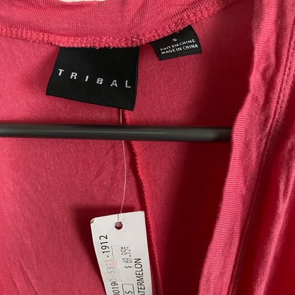 Tribal pink shirt - Picture 2 of 3